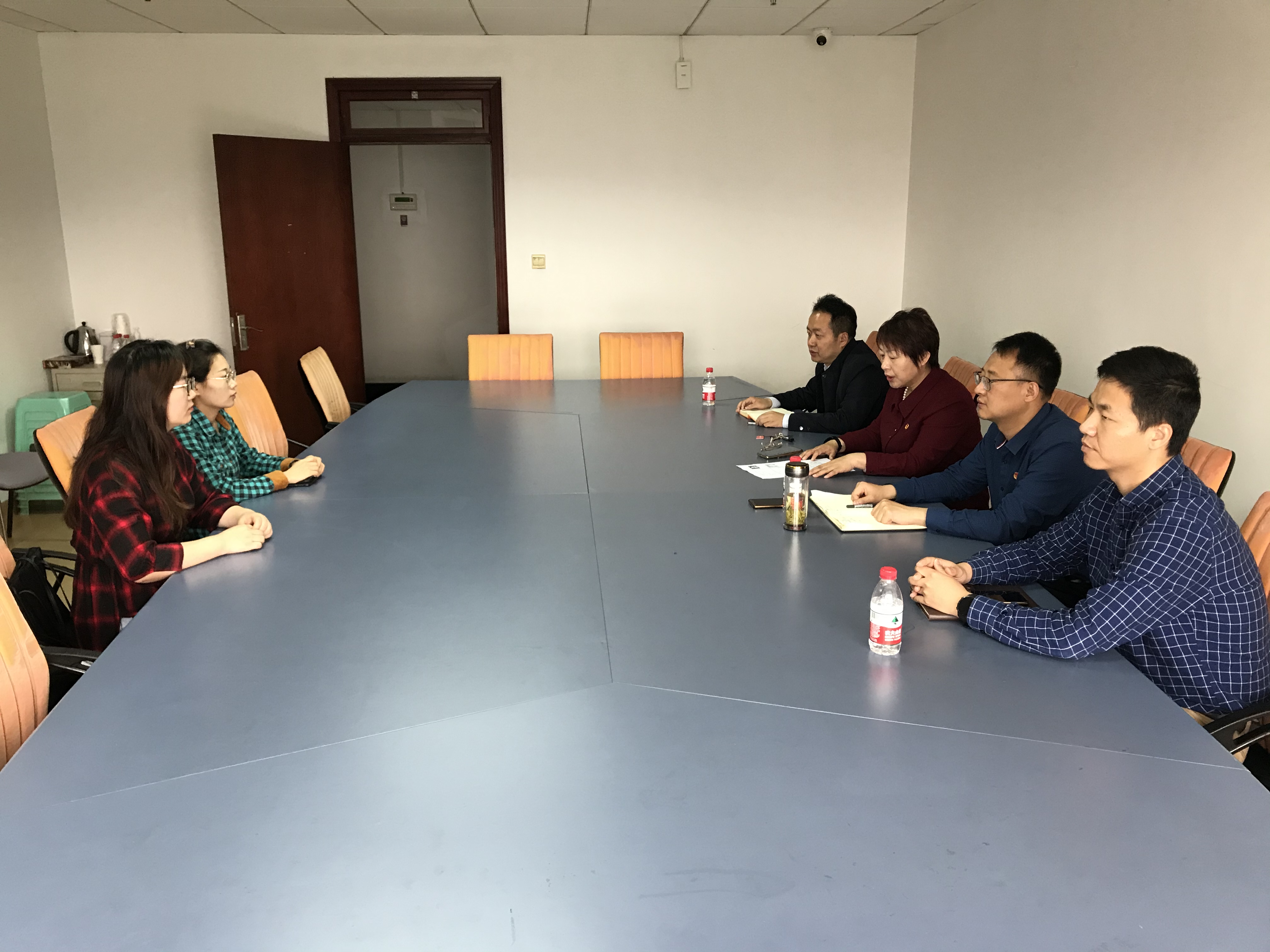 志愿服务西部计划研究生支教团选拔面试工作在行政楼708会议室展开